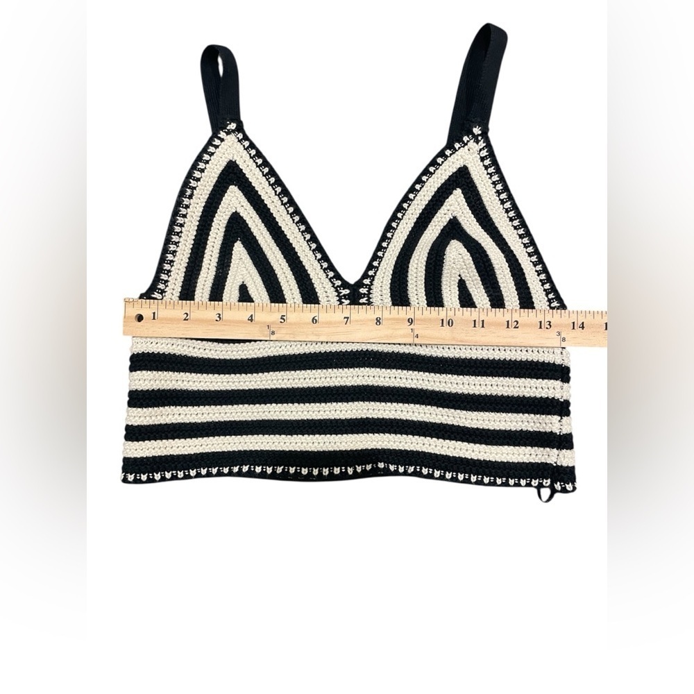 Stradivarius Black and White Striped Crop Top EUC SZ Medium made in Turkey - Picture 4 of 5